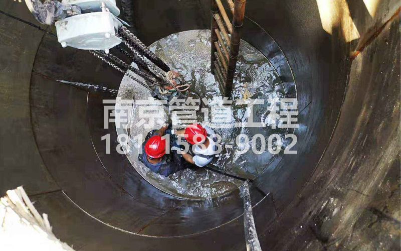242西岗污水池清理